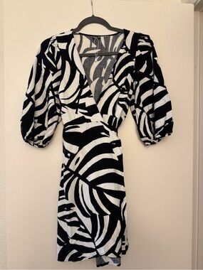 Farm Rio Black & White linen Wrap Dress with Puff Sleeves